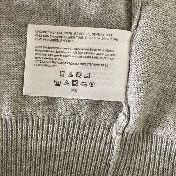 Brooks Brothers V-Neck 100% Supima Cotton - Picture 5 of 5